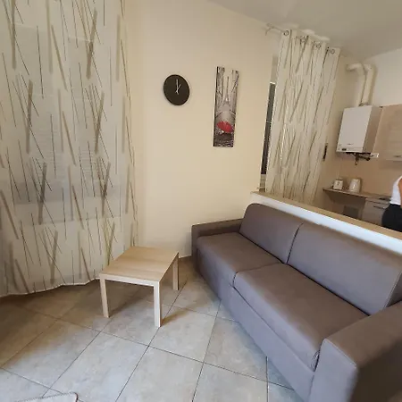 Tranquillo Alle Porte Di Con Box Auto Appartamento Malnate
